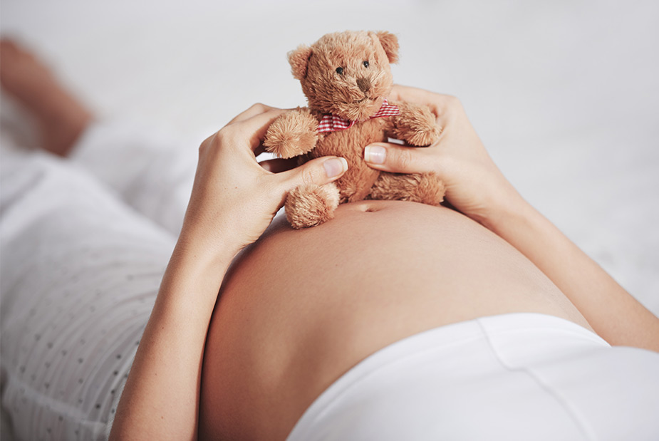 Femme enceinte : port de bas de contention hautement recommandé !