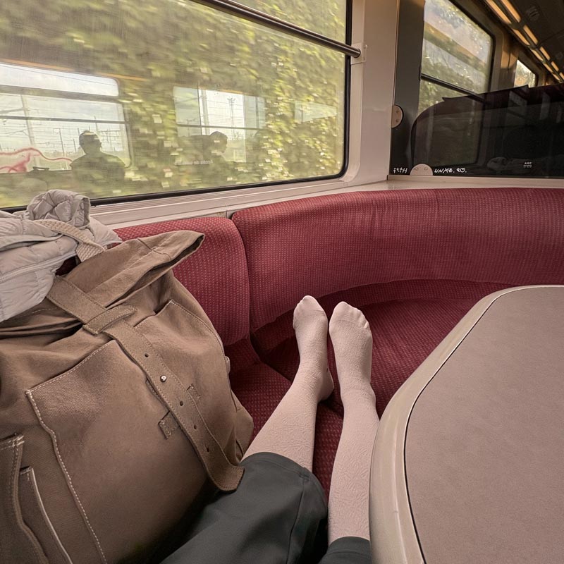 Chaussettes Legger éco-fibre dans le train